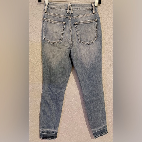 NWT Good American Good Waist Skinny Jeans Blue634 Crop Size 6 Distressed - Picture 7 of 8